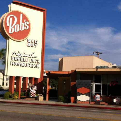 photo of Bob's Big Boy at 4204 West Riverside Drive Burbank CA 91505