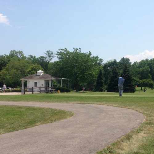 photo of Lake Park Golf Course at North Lake Park Road Milwaukee WI 53211
