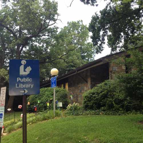 photo of Cherrydale Library at 2190 Military Road Arlington VA 22207