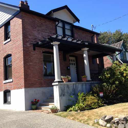 photo of Private Home at 6025 5th Avenue Northeast Seattle WA 98115