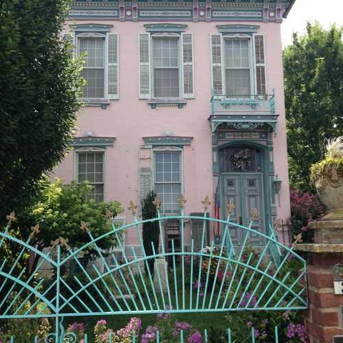 photo of BROADWAY @ KEOKUK ST at 2241 Keokuk Street St. Louis MO 63118