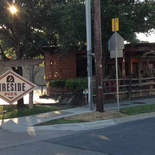 photo of Fireside Pies at 2820 North Henderson Avenue Dallas TX 75206