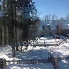 Rental info for Maison Ville en Pierre au Bord de L Eau Meuble/Manoir Water Fron