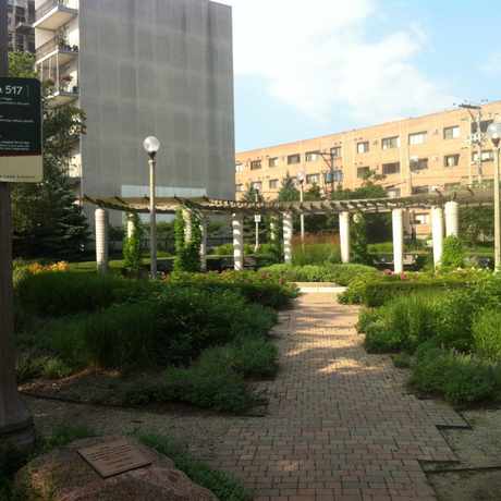 Photo of Sheridan & Thorndale in Chicago